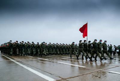 Стало известно, сколько часов в день тренируются военнослужащие перед парадом на Дворцовой - online47.ru - Санкт-Петербург