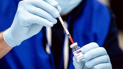 Нидерланды ограничили использование вакцины AstraZeneca для части жителей - iz.ru - Израиль
