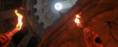 Благодатный огонь сошел в иерусалимском храме Гроба Господня - runews24.ru - Иерусалим