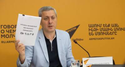 Страсти вокруг Джаз-феста: Камо Мовсесян вернул золотую медаль мэрии - ru.armeniasputnik.am - Армения