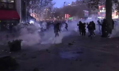 Во Франции проходят протесты из-за COVID ограничений и мира - cursorinfo.co.il - Франция - Париж