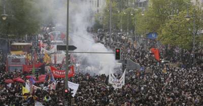 В День труда в Германии десятки тысяч людей вышли на протесты - tsn.ua - Германия - Берлин