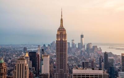 Верхушка Empire State Building подсвечена белым в честь юбилея здания - korrespondent.net - Сша - Нью-Йорк - штат Нью-Йорк - Нью-Йорк
