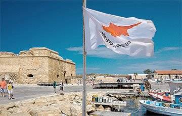 Константинос Иоанн - Кипр вышел из локдауна, внедрив «коронапаспорта» для граждан - charter97.org - Кипр