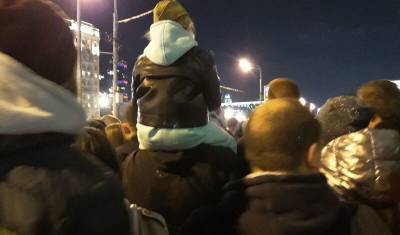 Праздник со слезами на глазах устроила москвичам полиция на площади Победы - newizv.ru