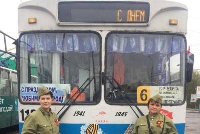 Брянские водители и кондукторы вчера вышли на линию в гимнастерках - mk.ru - Брянск
