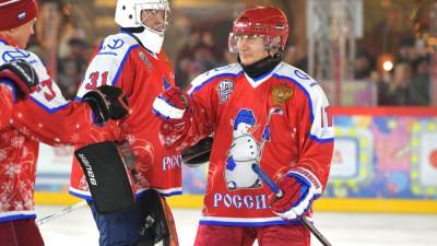 Владимир Путин - Путин вышел на лед в рамках Ночной хоккейной лиги под номером 11 - polit.info - Россия - Сочи