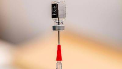 Рошель Валенски - Второй регулятор США одобрил препарат Pfizer для вакцинации подростков - gazeta.ru