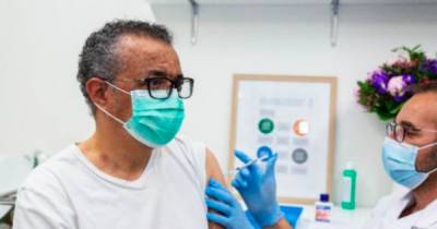 Тедрос Адханом Гебрейесус - Глава ВООЗ сделал прививку от коронавируса - prm.ua