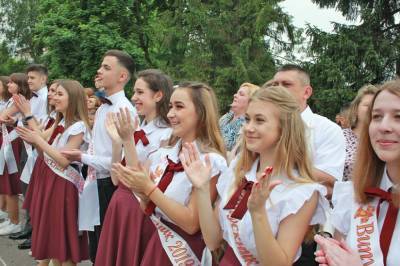 Стало відомо, коли відбудеться випускний та свято Останнього дзвоника у Мелітополі - inform.zp.ua - місто Мелітополь