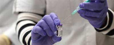Мэтью Снейп - Ученые: смешивание вакцин от COVID-19 вызывает побочные эффекты - runews24.ru