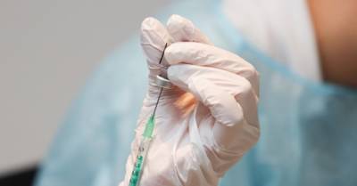 Вакцинацию от Covid-19 завершили более 100 000 человек - rus.delfi.lv - Латвия
