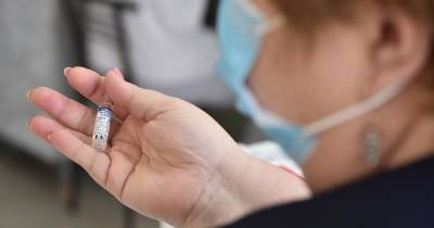 Названа стоимость российских вакцин от коронавируса - ren.tv - Россия