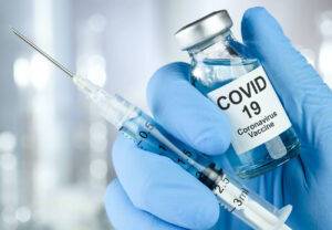 Человек заболел или уехал, когда нужно вводить второй компонент вакцины от COVID-19. В Минздраве рассказали, что делать в подобных случаях - 1prof.by