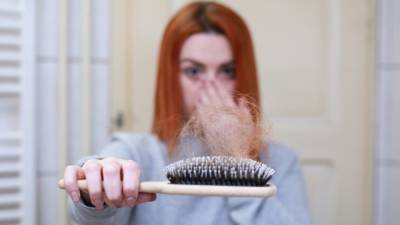 Светлана Фус - Россиянам объяснили основные причины выпадения волос - inforeactor.ru - Россия