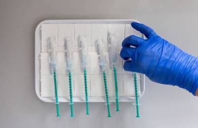 Во Франции зарегистрировали еще четыре случая тромбоза после прививки AstraZeneca - argumenti.ru - Франция
