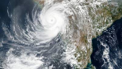 Индия - "Тауктае", несущий смерть: в Индии растет число жертв мощного тропического циклона - ru.euronews.com - Россия - Сша - Англия - Израиль - Греция