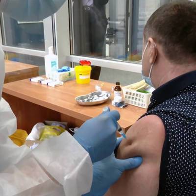 В Подмосковье сделать прививку от коронавируса можно любой из трех вакцин - radiomayak.ru - Московская обл.