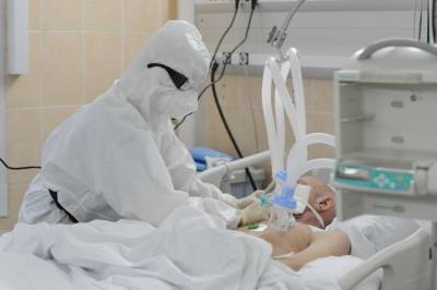 За сутки в России выявили 7920 случаев коронавируса - vm.ru - Россия