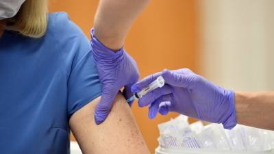 Денис Чернеля - В Молдавии началась всеобщая вакцинация от COVID-19 - russian.rt.com - Молдавия