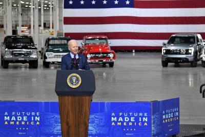 Джон Байден - Президент США Джо Байден протестировал электрический пикап Ford F-150 Lightning перед завтрашней премьерой [видео] - itc.ua - Сша - штат Мичиган