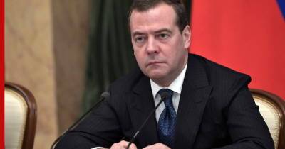 Дмитрий Медведев - Введение обязательной вакцинации от COVID-19 допустил Медведев - profile.ru - Россия