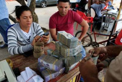 Власти Венесуэлы повысили минимальную ежемесячную зарплату в стране до $ 2,5 - eadaily.com - Венесуэла