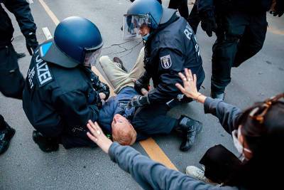 Митинги и аресты: как Европа встретила Первомай - tvc.ru - Франция - Англия - Лондон - Бельгия