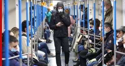 В транспорте Москвы усилили проверки наличия масок и перчаток у пассажиров - profile.ru - Москва
