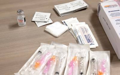 Денис Шмыгаль - В Украину завезли уже 1,6 млн доз COVID-вакцин - korrespondent.net