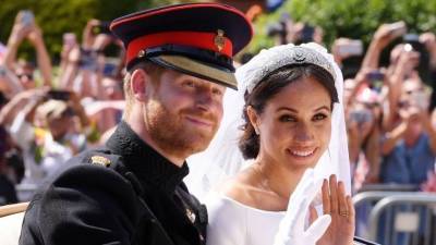 принц Гарри - королева Елизавета II (Ii) - Меган Маркл - Беатрис Йоркская - Королевская семья не поздравила принца Гарри и Меган Маркл с годовщиной свадьбы - 5-tv.ru - Англия