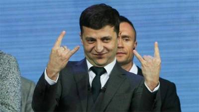 Владимир Зеленский - Положительно второй год правления Зеленского оценивают четверть украинцев, еще треть удовлетворительно - соцопрос «Рейтинга» - bin.ua