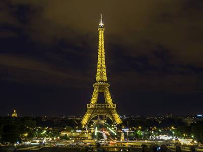В Париже Эйфелеву башню готовят к открытию для посетителей - rosbalt.ru - Париж