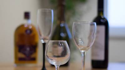 Исследование: Любое количество алкоголя наносит вред мозгу - mir24.tv - Англия