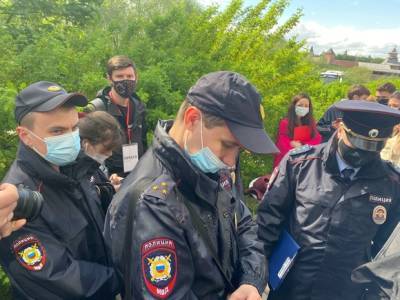 На Земский съезд приехала полиция с рулеткой (фото) - rosbalt.ru - Великий Новгород