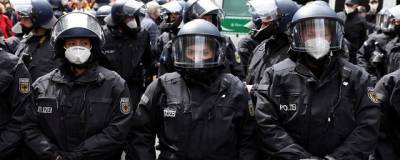Полиция в Берлине разогнала участников нелегальной демонстрации - runews24.ru - Берлин