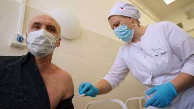 Александр Гинцбург - Гинзбург назвал преимущества вакцинации в случае заражения COVID-19 - iz.ru - Россия - Израиль
