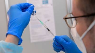 Гинцбург рассказал о дополнительных преимуществах вакцины от COVID-19 - 5-tv.ru