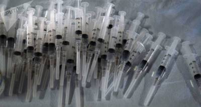 ЦПКЗ Латвии призывает не верить информации о смерти мужчины в центре вакцинации в Риге - lv.sputniknews.ru - Латвия - Рига
