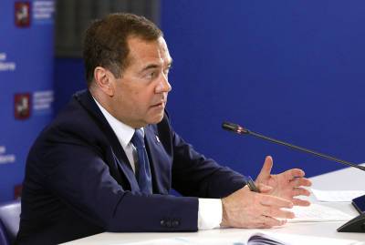Дмитрий Медведев - Медведев разъяснил свои слова об обязательной вакцинации - tvc.ru - Россия