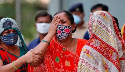 В Индии тысячам людей, зараженным «черной плесенью», удалили глаза - runews24.ru