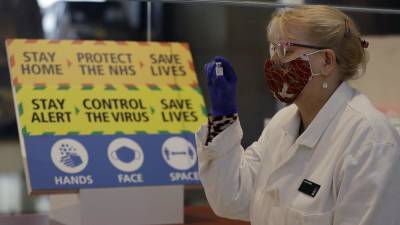 Индия - Вакцина защитит от новых штаммов - ru.euronews.com - Россия - Франция - Англия - Италия