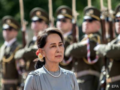 Су Чжи - Свергнутая военными лидер Мьянмы впервые лично предстала перед судом. Адвокаты утверждали, что она выглядела здоровой - gordonua.com - Бирма