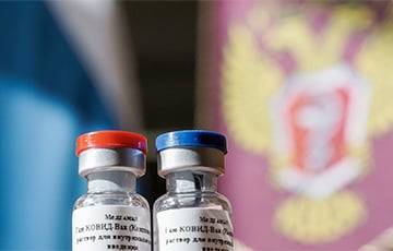 Forbes: Россия выполнила лишь 8% экспортных обязательств по поставке вакцины от COVID-19 в другие страны - charter97.org - Россия