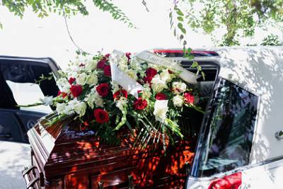 Смертельно больная невеста вышла замуж и умерла через 12 часов - lenta.ru - Англия