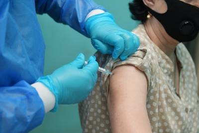 Роспотребнадзор Якутии назвал обязанных вакцинироваться граждан - lenta.ru - республика Саха