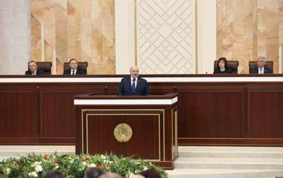 Александр Лукашенко - Лукашенко заявил о начале "удушения" Беларуси - korrespondent.net