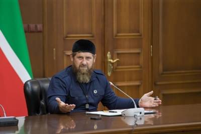 Рамзан Кадыров - Кадыров предложил «почувствовать нехватку кислорода» противникам вакцинации - lenta.ru - республика Чечня