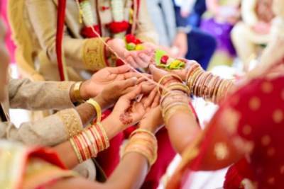 В Индии влюбленная пара поженилась в воздухе, чтобы обхитрить карантин (ВИДЕО) - enovosty.com - India - штат Тамилнад