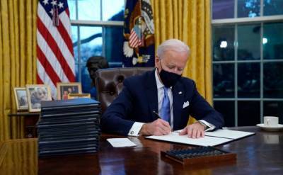 Джон Байден - Президент США поручил разведке выяснить истинные причины происхождения коронавируса - znak.com - Президент